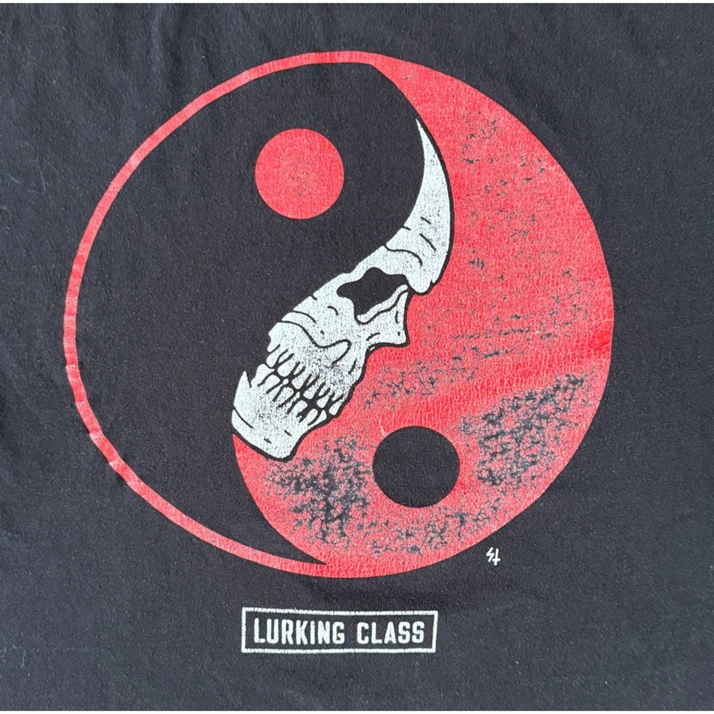 Lurking Class Sketchy Tank Yin Yang Skull Tee Medium Black Red Graphic Shirt